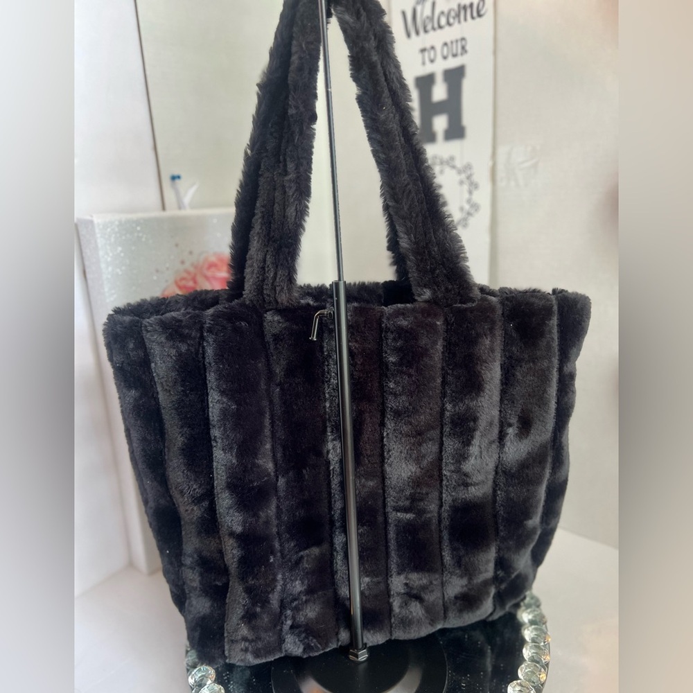 Victorias Secret NWT Hobo Weekender Black Faux Fur Tote Bag - Picture 8 of 9